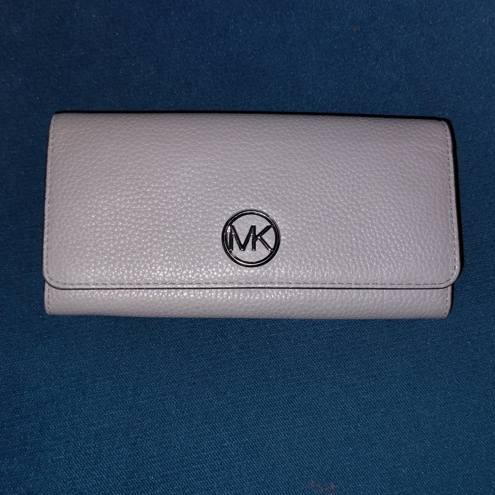 Michael Kors Light Gray Pebbled Leather Continental Wallet